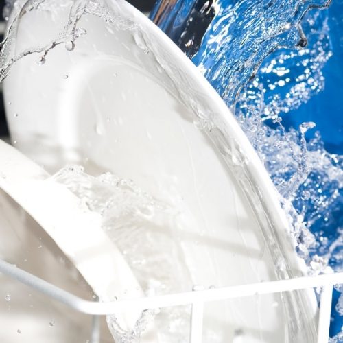 Rinçage vaisselle en machine